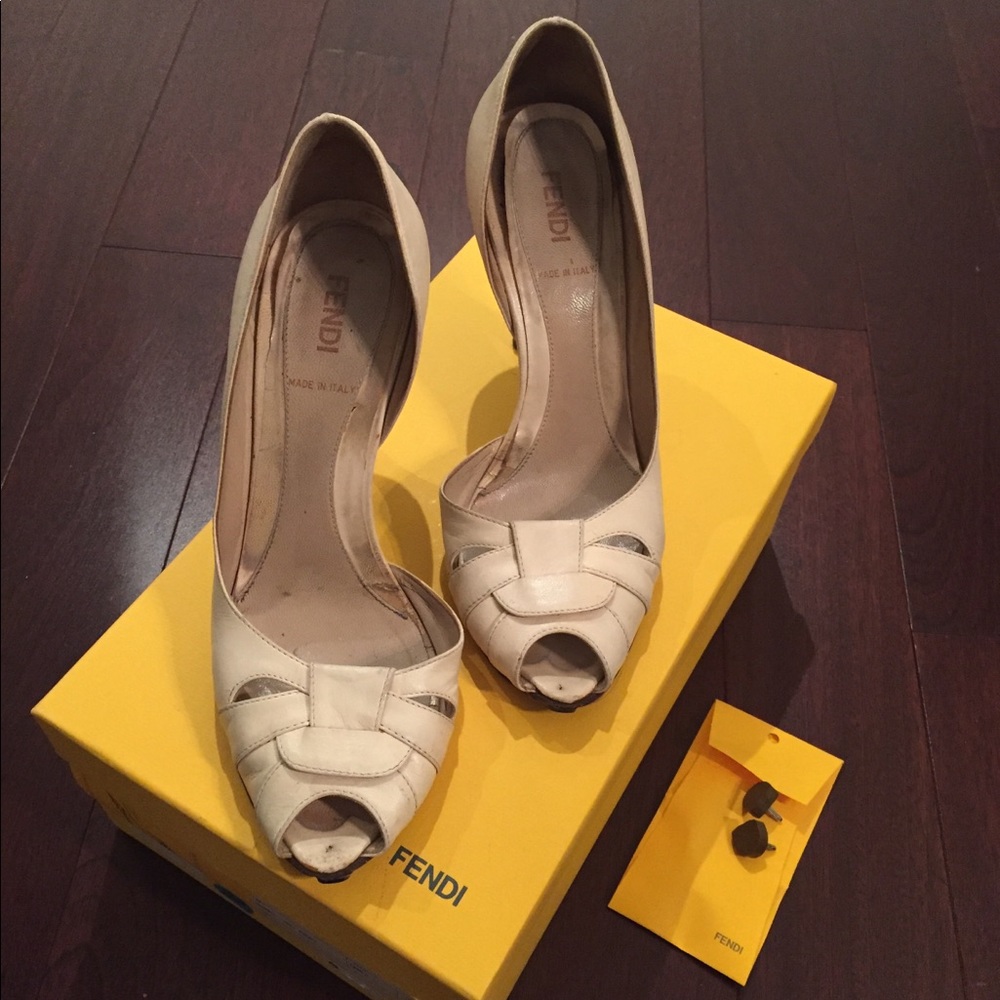 Fendi Peep Toe Pump size 36
